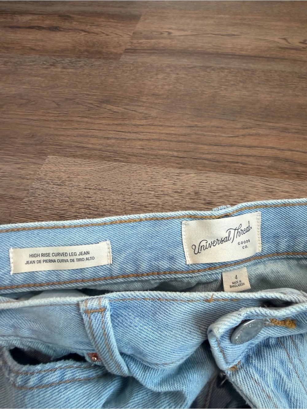 Universal Thread High-Rise Curved Leg Barrel Jeans Light Blue Raw Hem Size 4 - Picture 7 of 10